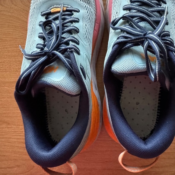 HOKA BONDI 7 ATHLETIC SHOE SIZE 8D - Picture 5 of 10